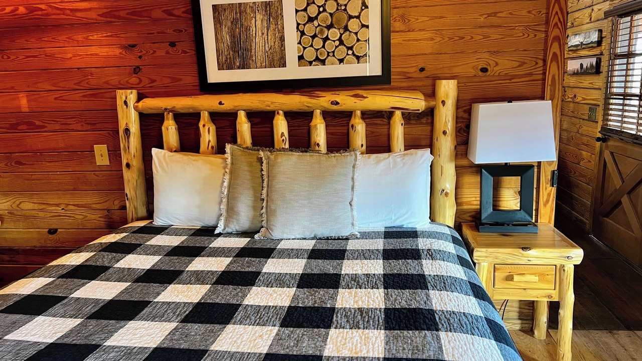Photo of Bedroom in Pine Mountain
