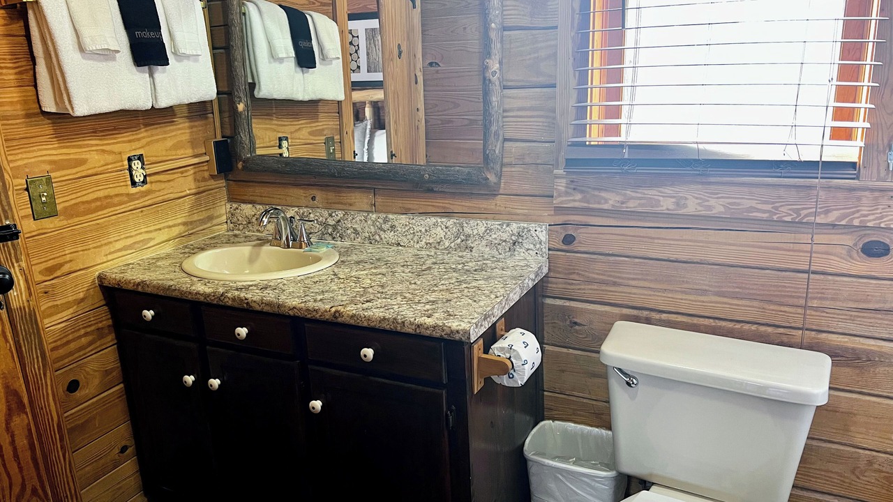 Photo of Bathroom in Pine Mountain