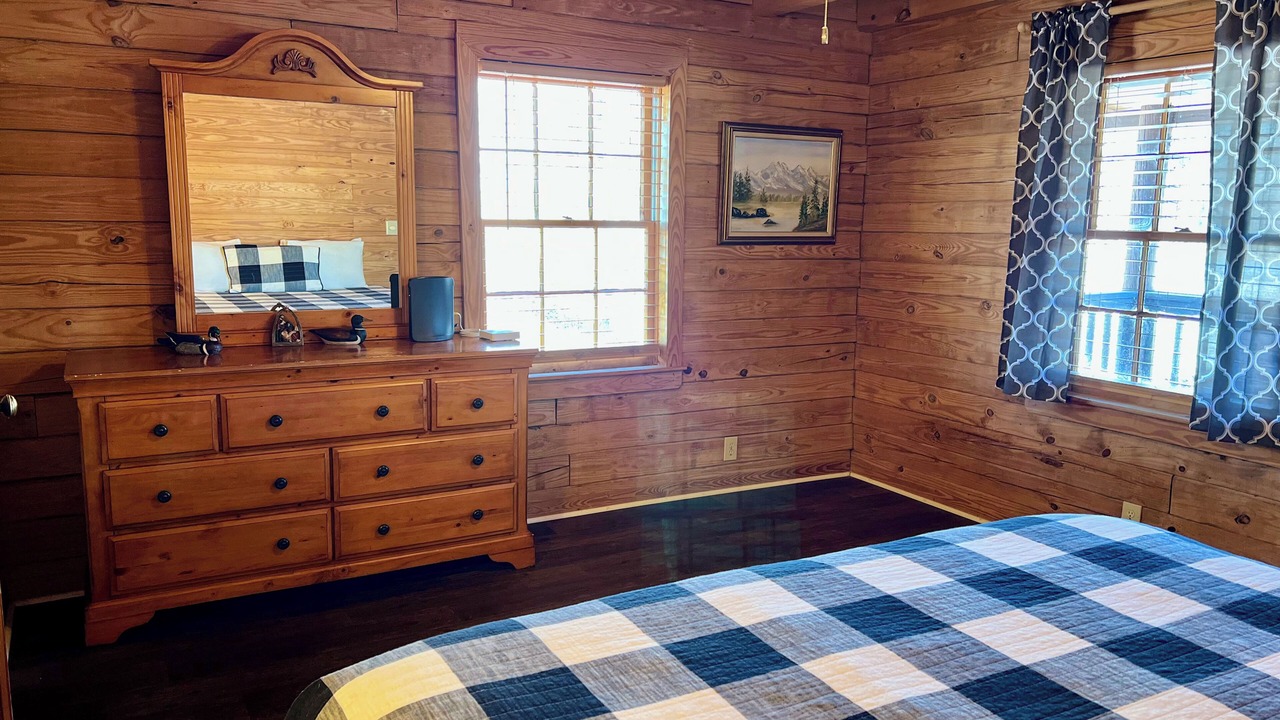 Photo of Bedroom in Pine Mountain
