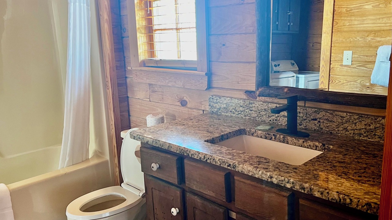 Photo of Bathroom in Pine Mountain