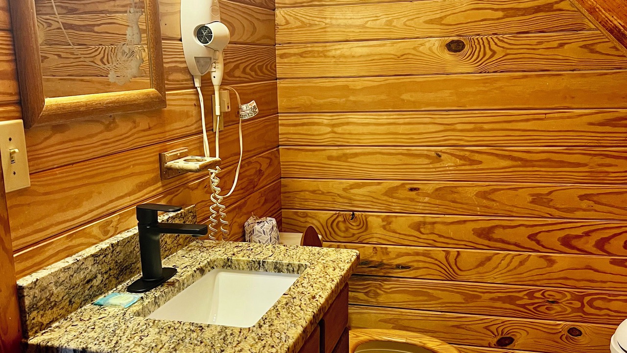 Photo of Bathroom in Pine Mountain