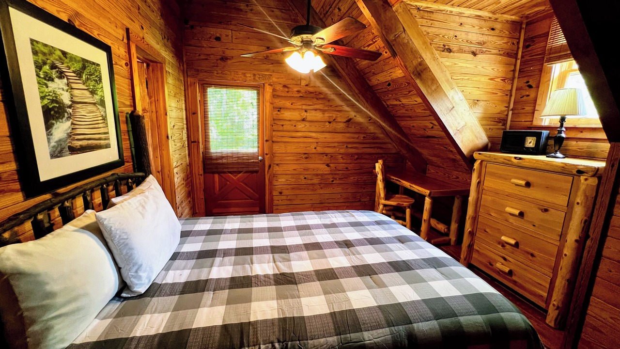 Photo of Bedroom in Pine Mountain
