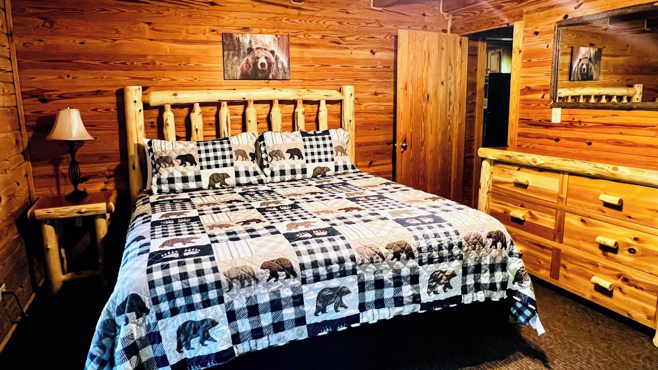 Photo of Bedroom in Pine Mountain