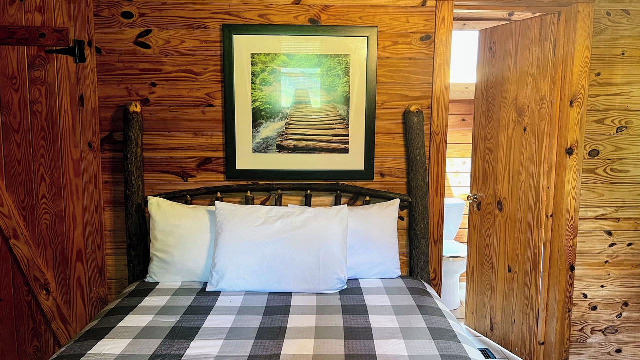 Photo of Bedroom in Pine Mountain