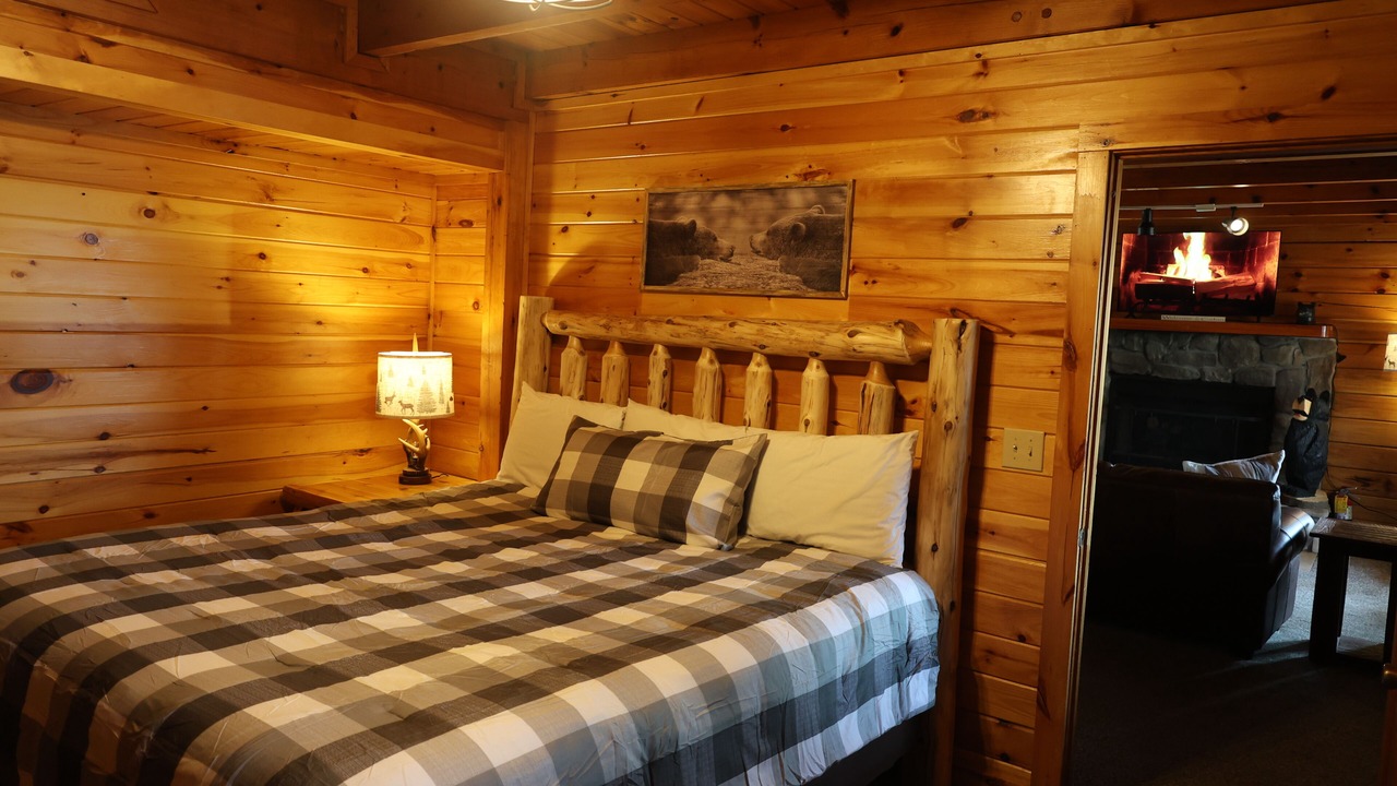 Photo of Bedroom in Pine Mountain