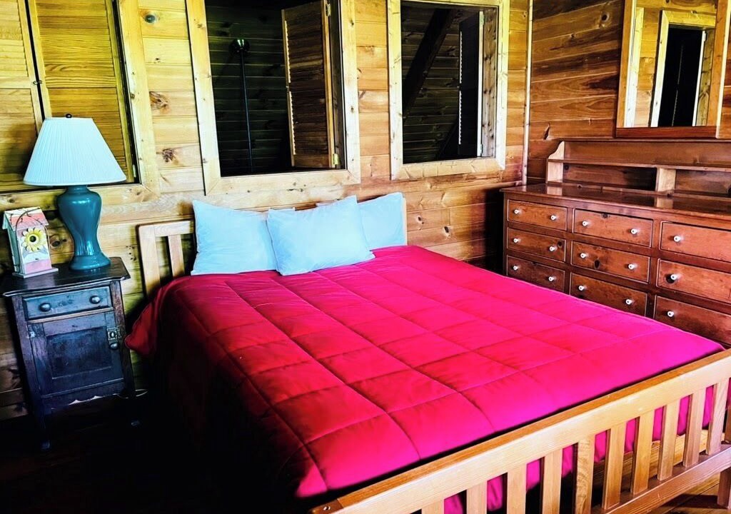 Photo of Bedroom in Pine Mountain