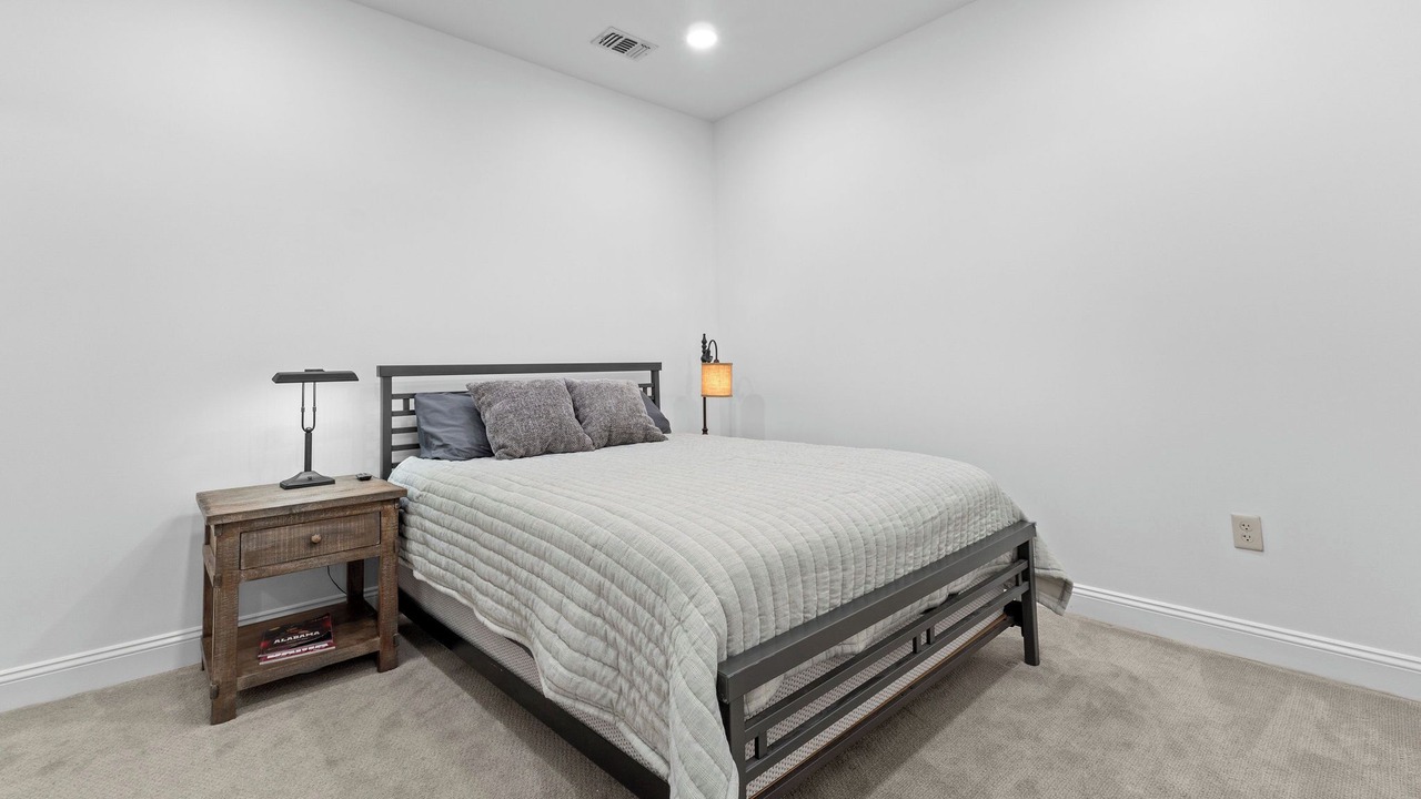 Photo of Bedroom in Tuscaloosa