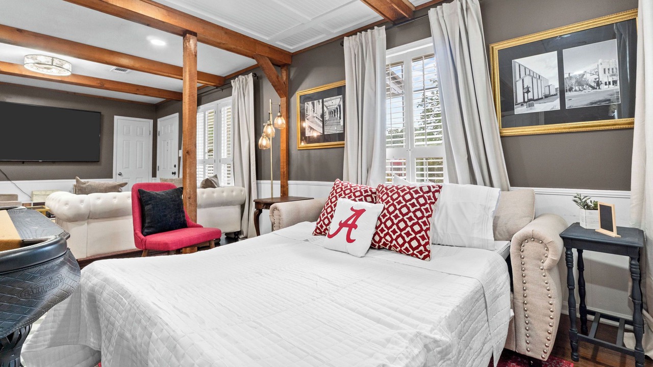 Photo of Bedroom in Northport