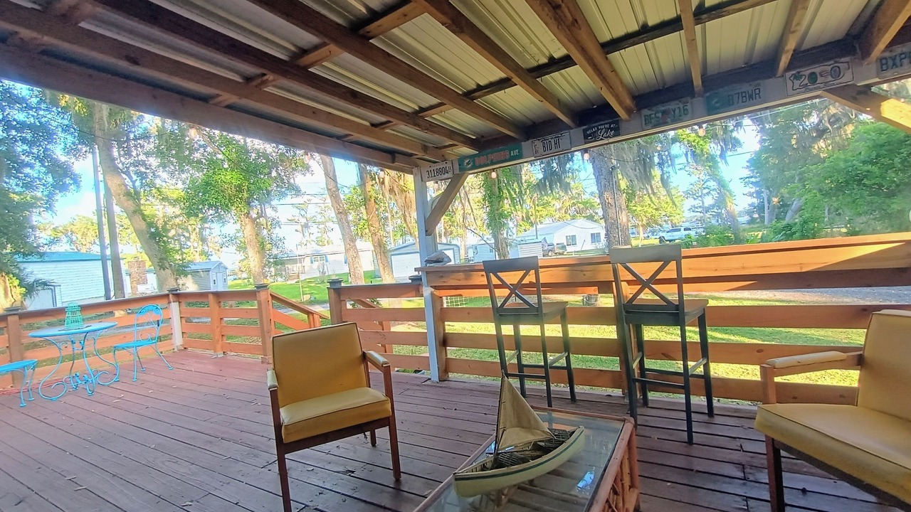 Photo of Patio Balcony in Crescent City