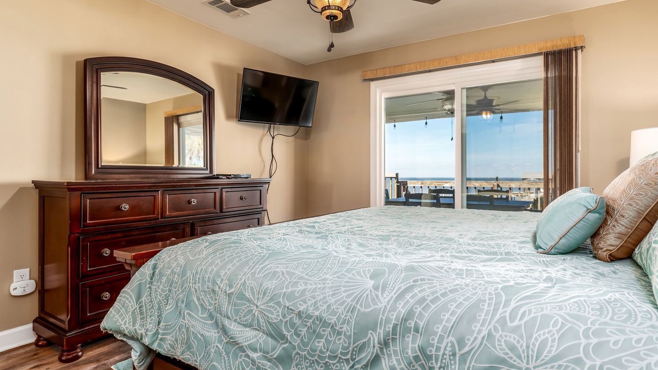 Photo of Bedroom in Silver Cay