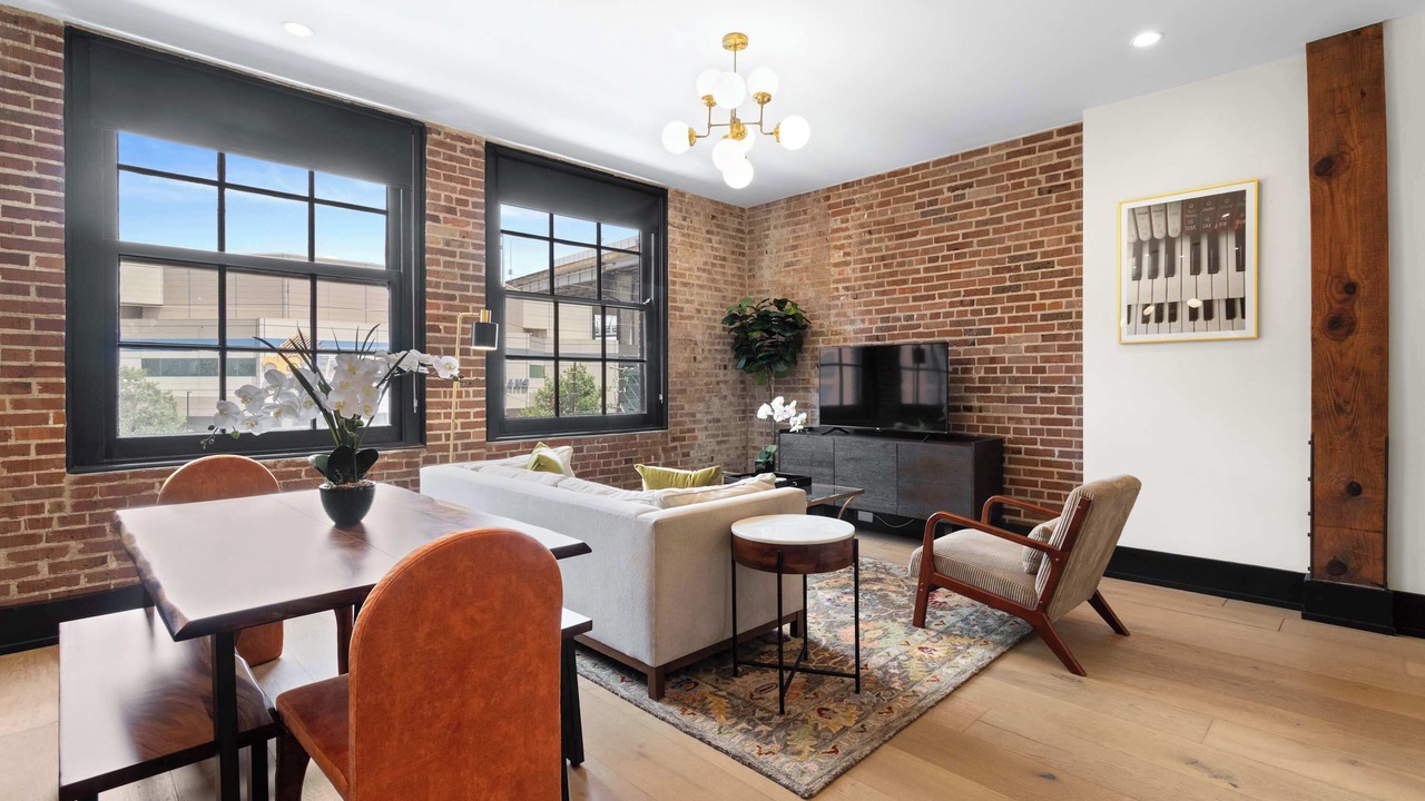 Photo of Livingroom in Arts/Warehouse District