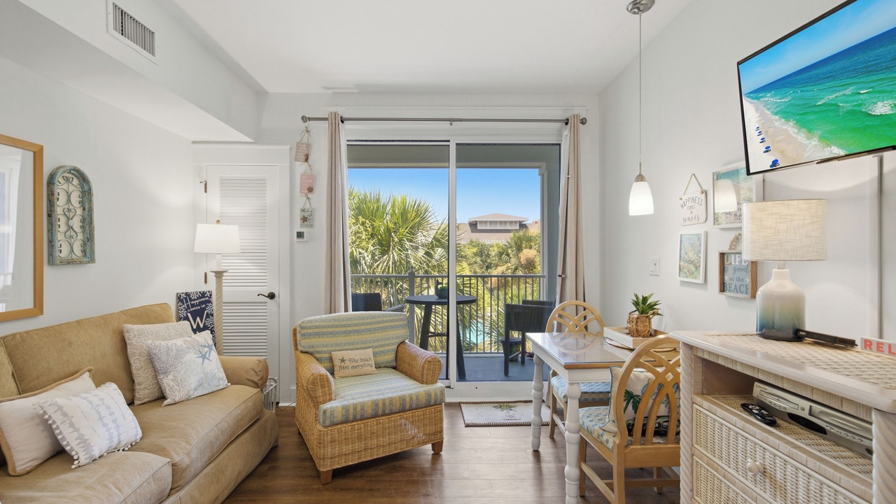 Photo of Livingroom in Baytowne Wharf
