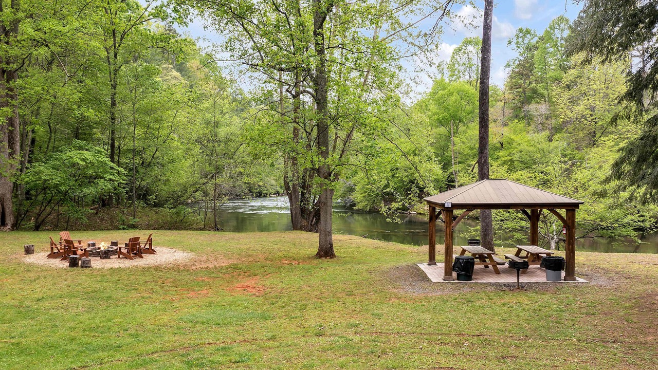 Photo of Others in Ellijay