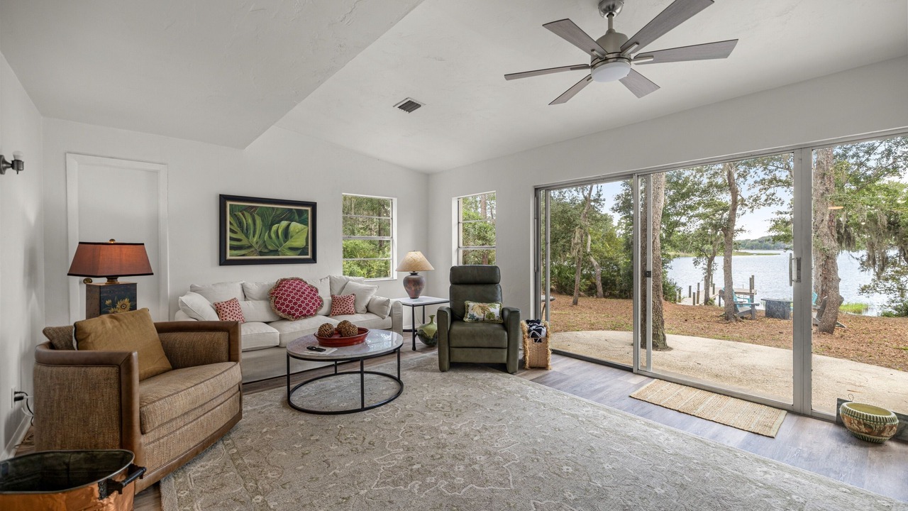 Photo of Livingroom in Hawthorne