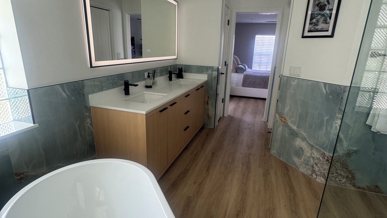 Photo of Bathroom in Candler