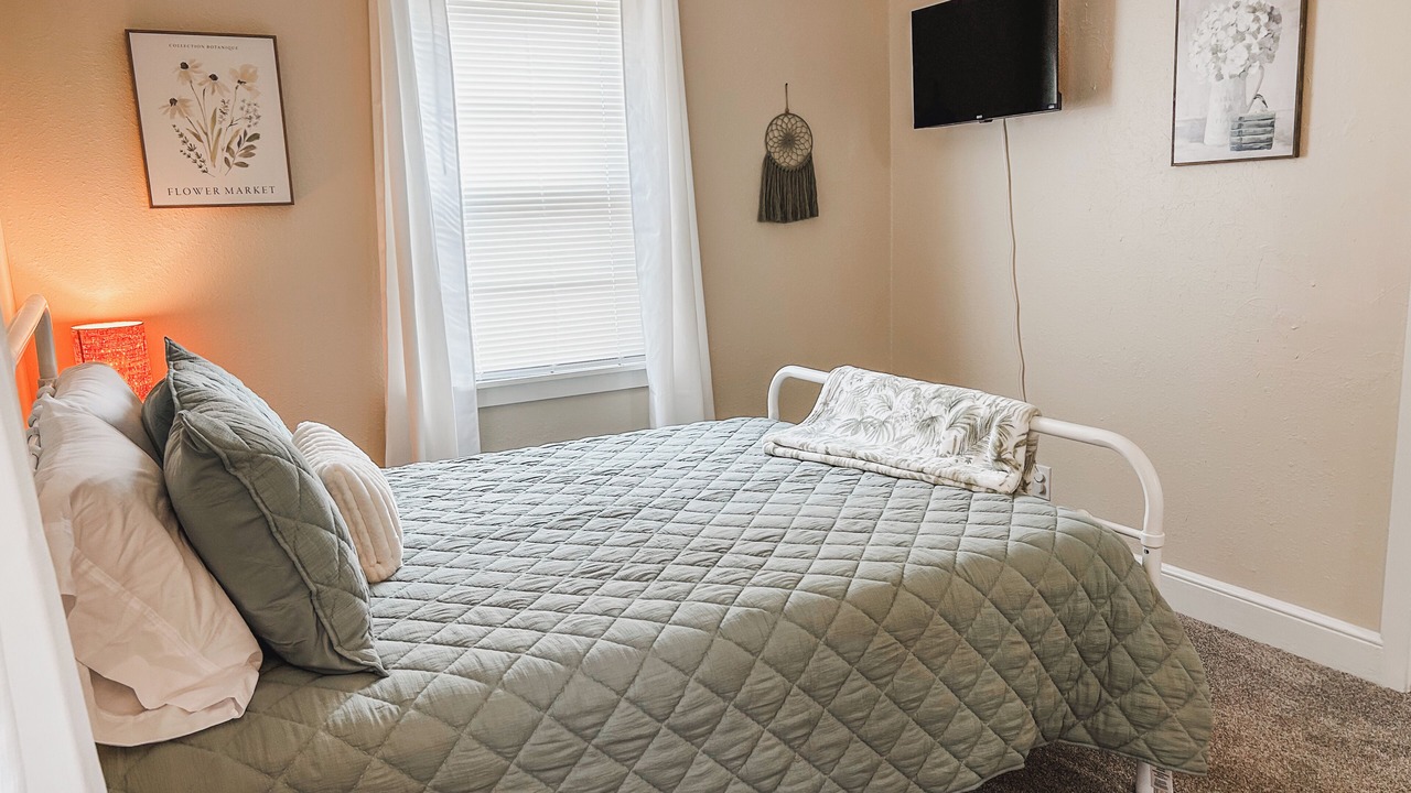 Photo of Bedroom in Weaver