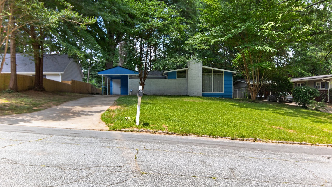 Photo of Outdoor in Buford Highway
