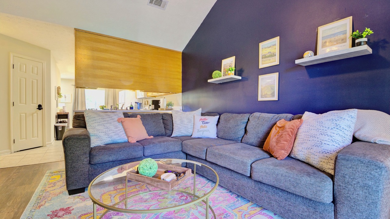 Photo of Livingroom in Auburn