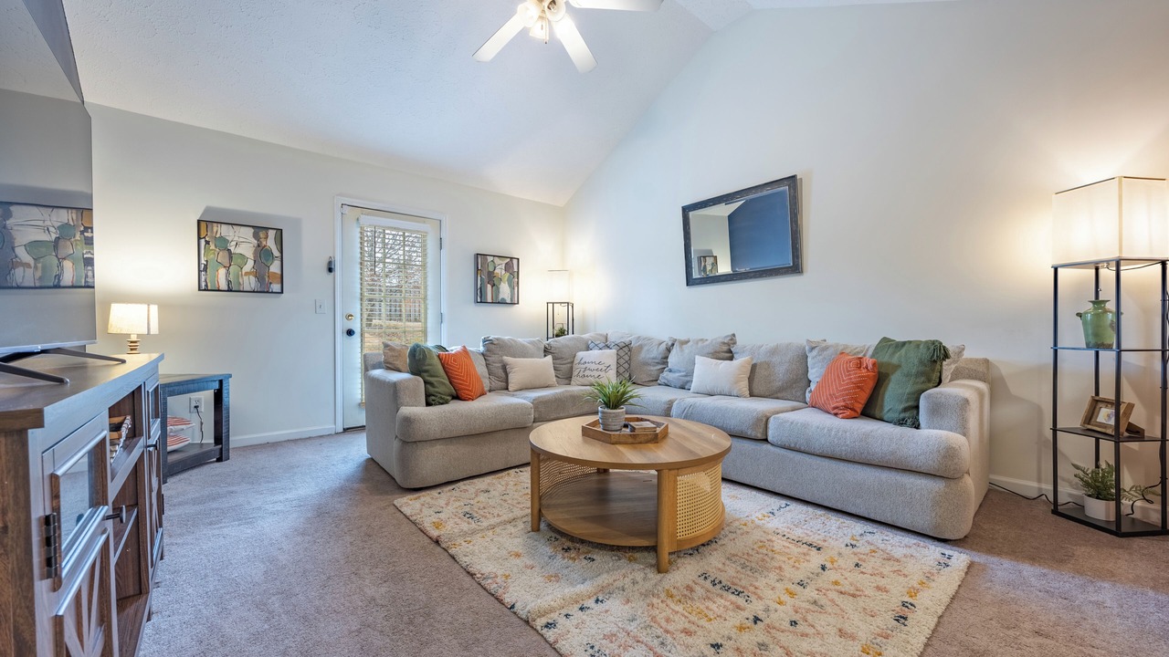 Photo of Livingroom in Auburn