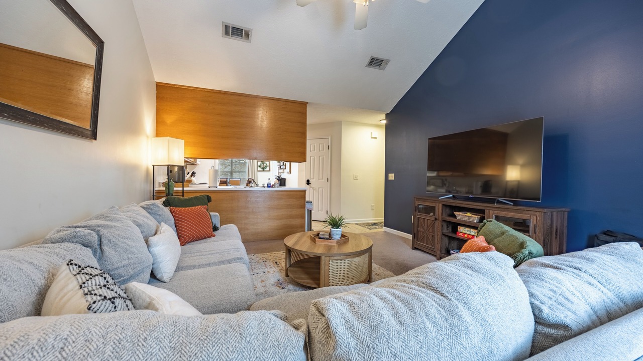 Photo of Livingroom in Auburn