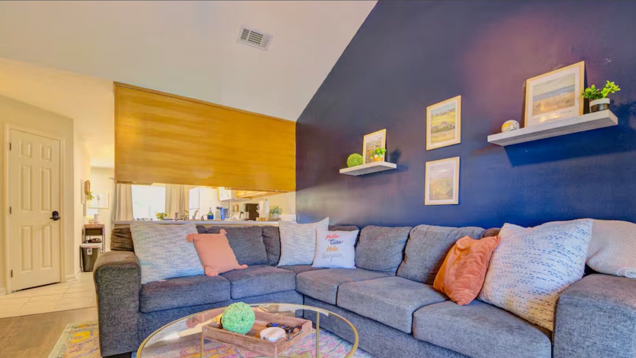 Photo of Livingroom in Auburn