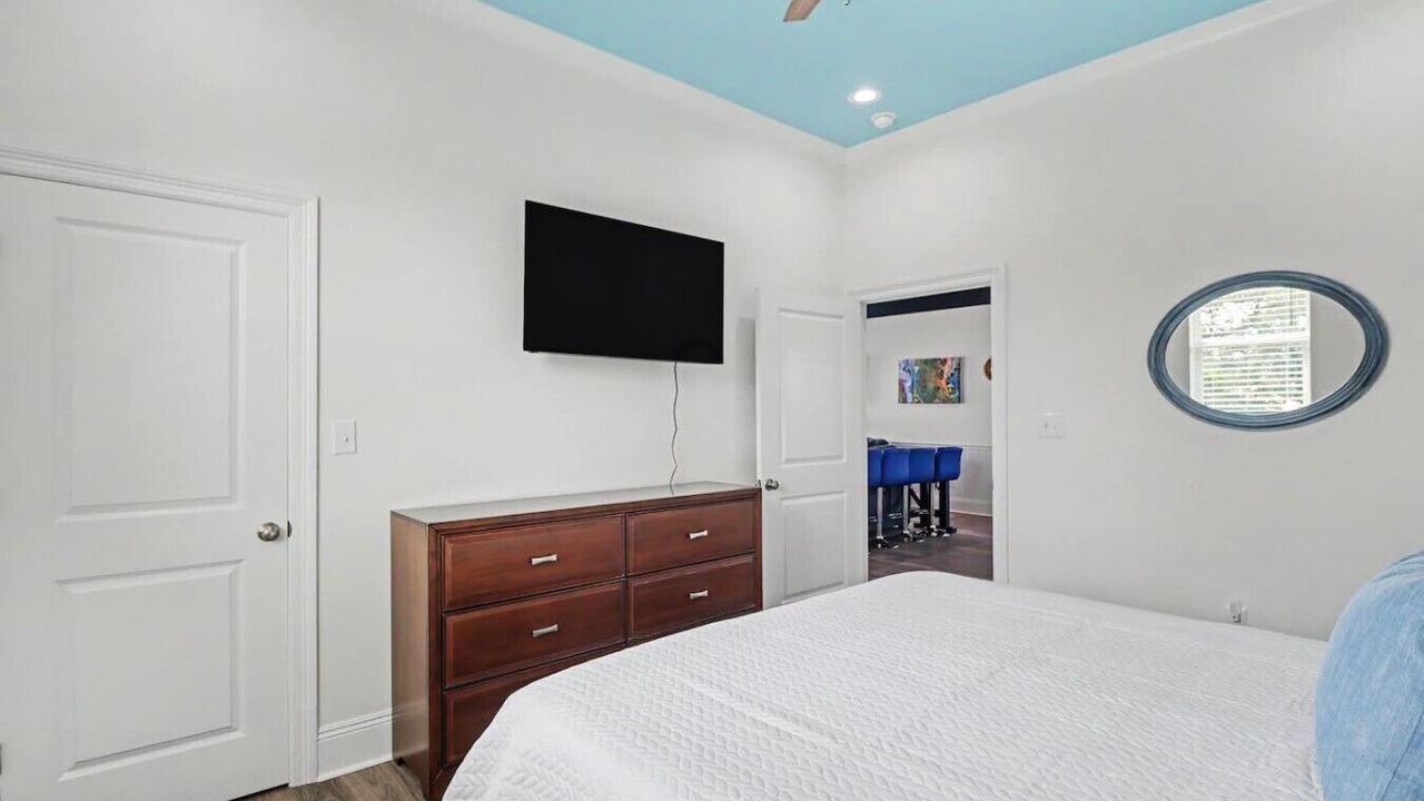 Photo of Bedroom in Long Beach