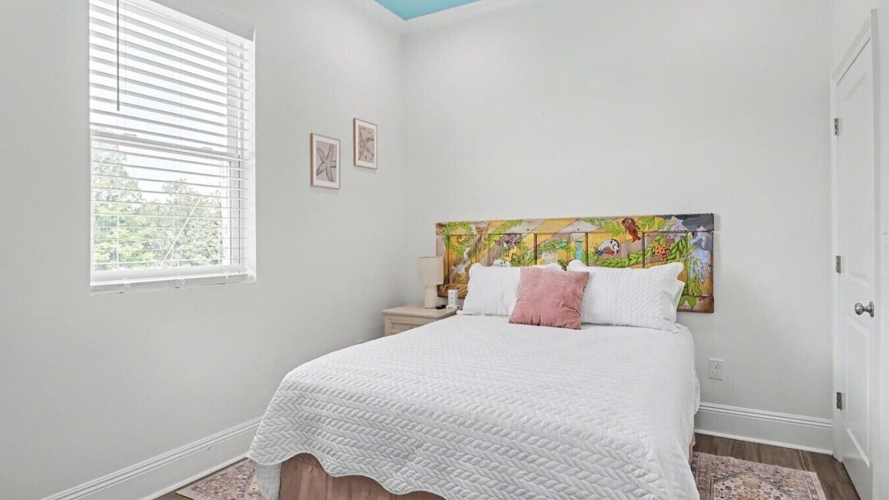 Photo of Bedroom in Long Beach