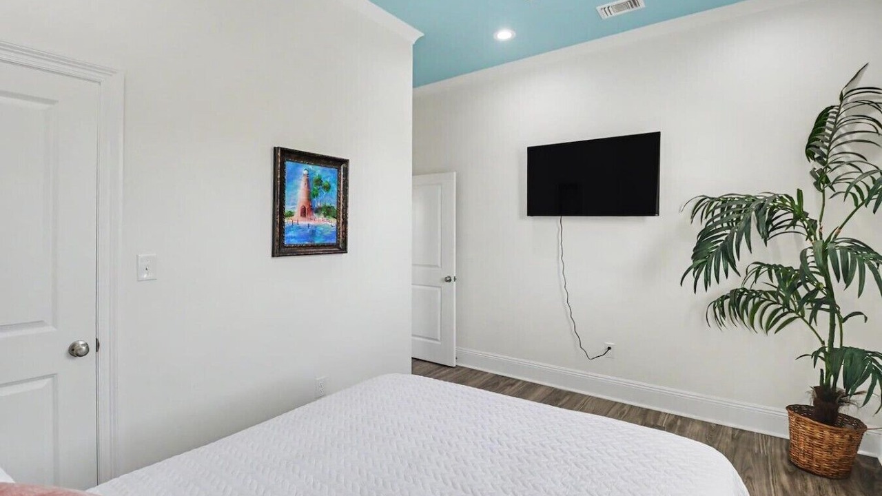 Photo of Bedroom in Long Beach