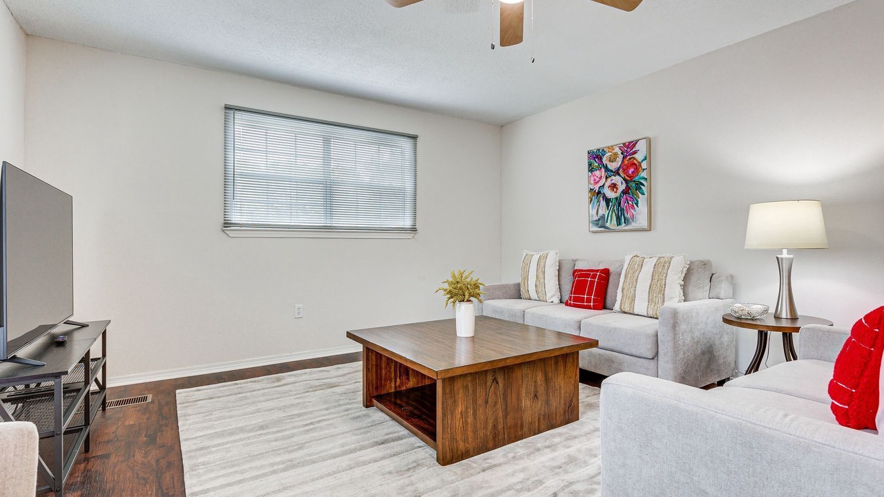 Photo of Livingroom in Chatom