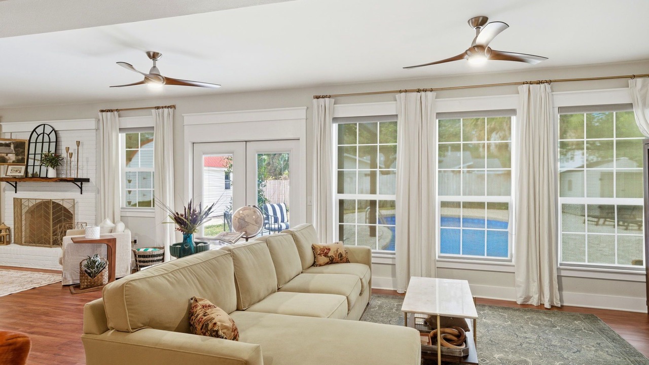 Photo of Livingroom in Fort Walton Beach