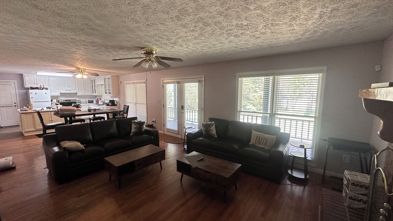 Photo of Livingroom in LaGrange