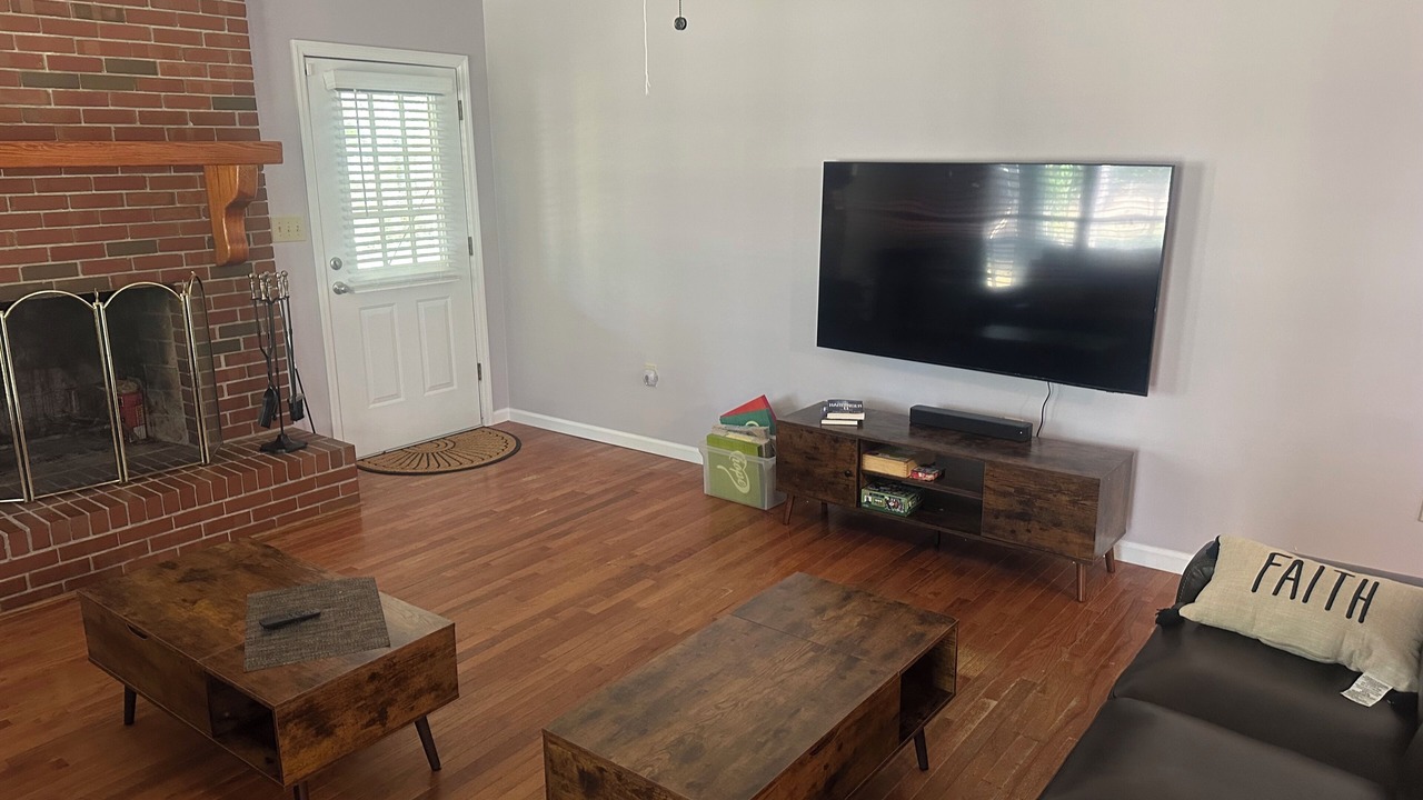 Photo of Livingroom in LaGrange
