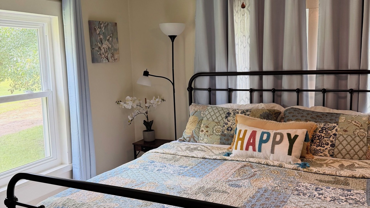 Photo of Bedroom in Laurel