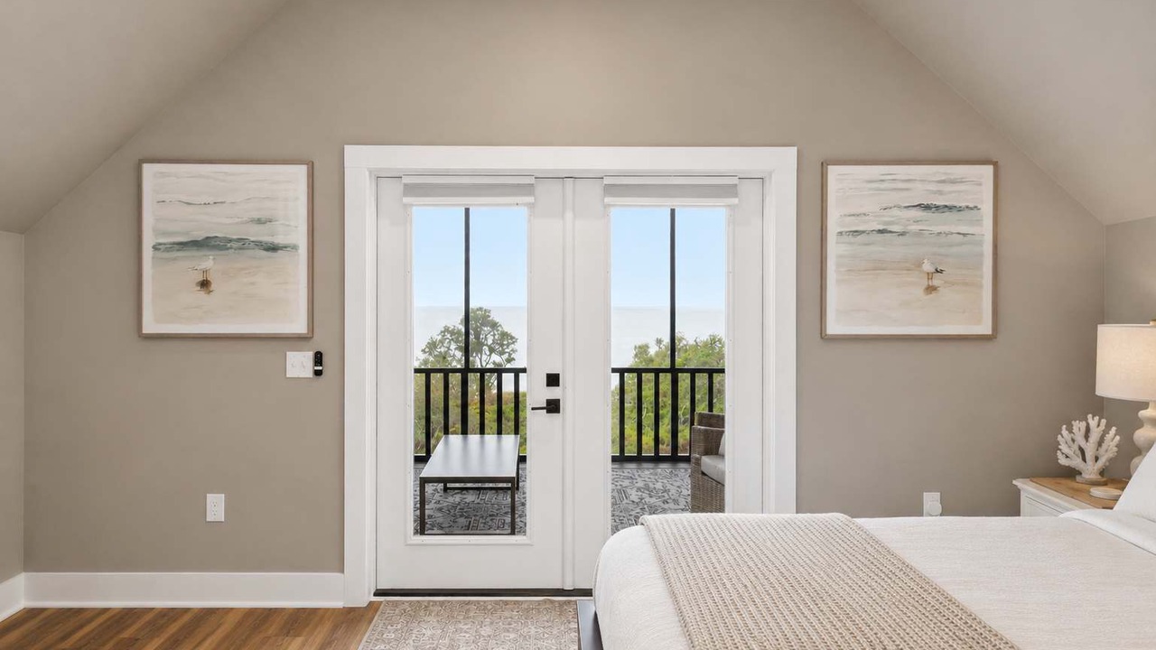 Photo of Bedroom in Eastpoint