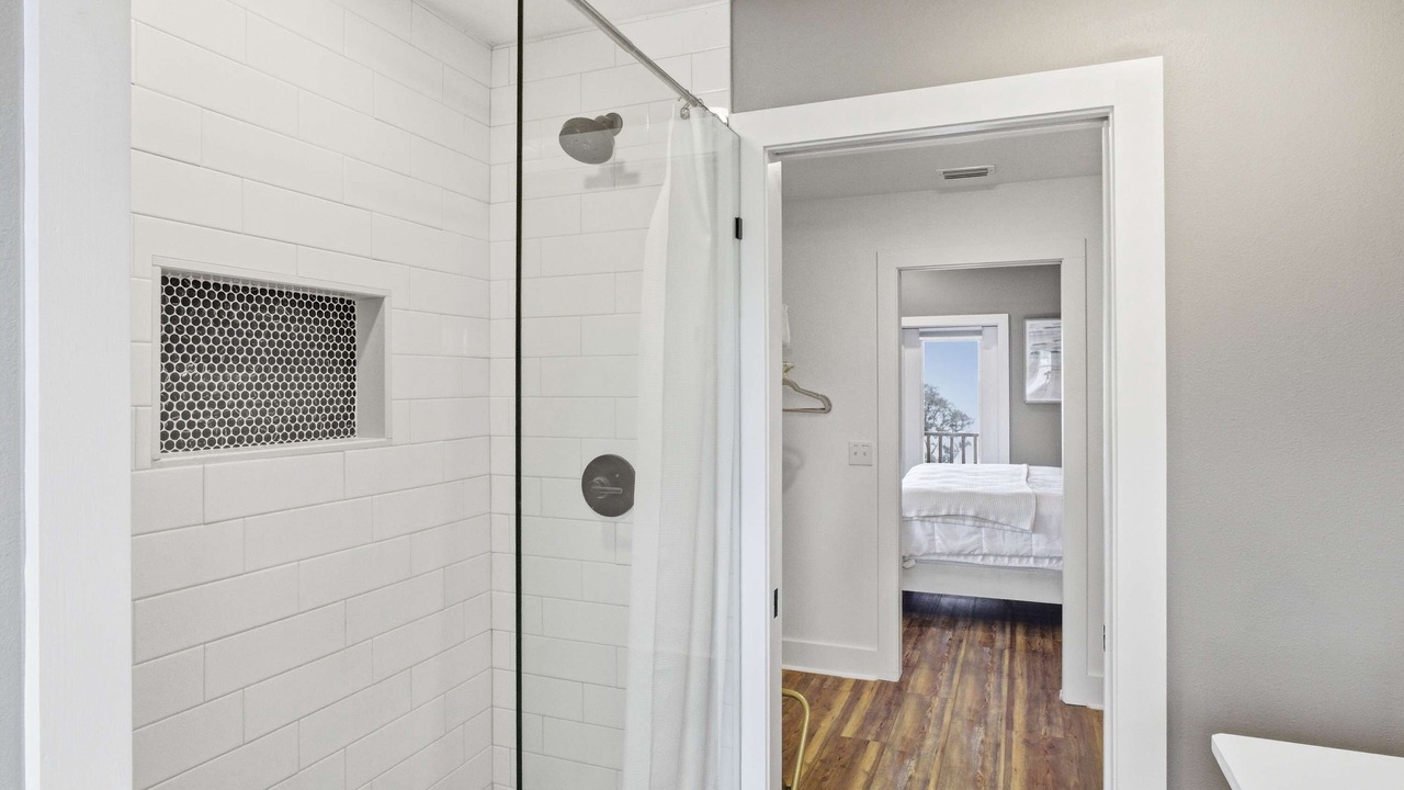 Photo of Bathroom in Eastpoint
