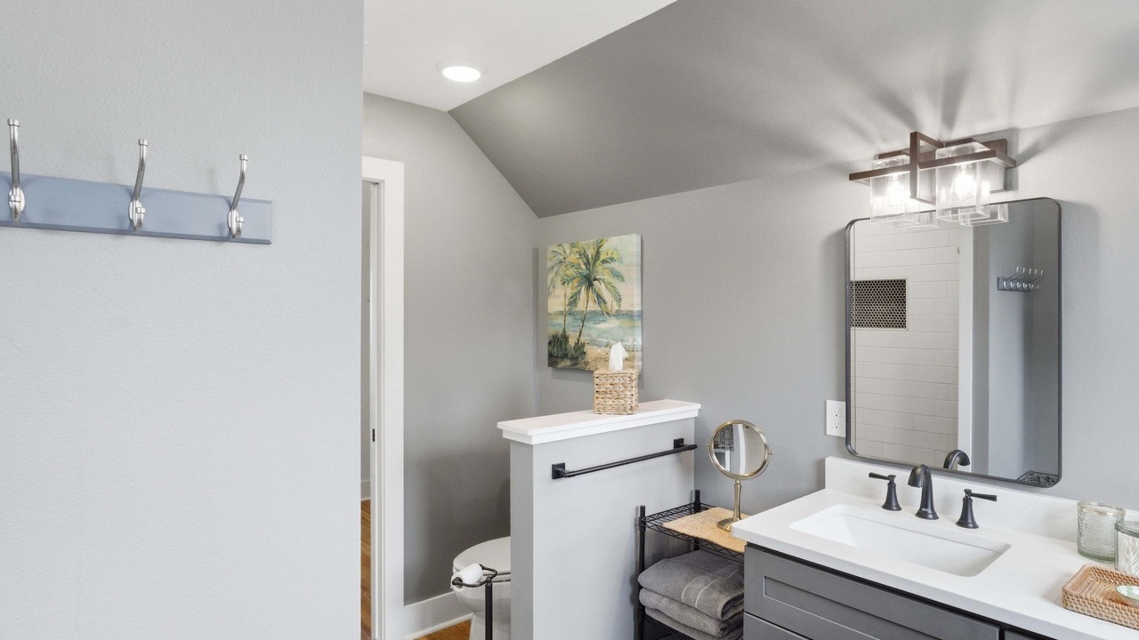 Photo of Bathroom in Eastpoint