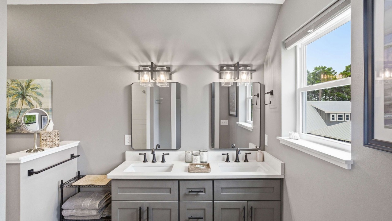 Photo of Bathroom in Eastpoint