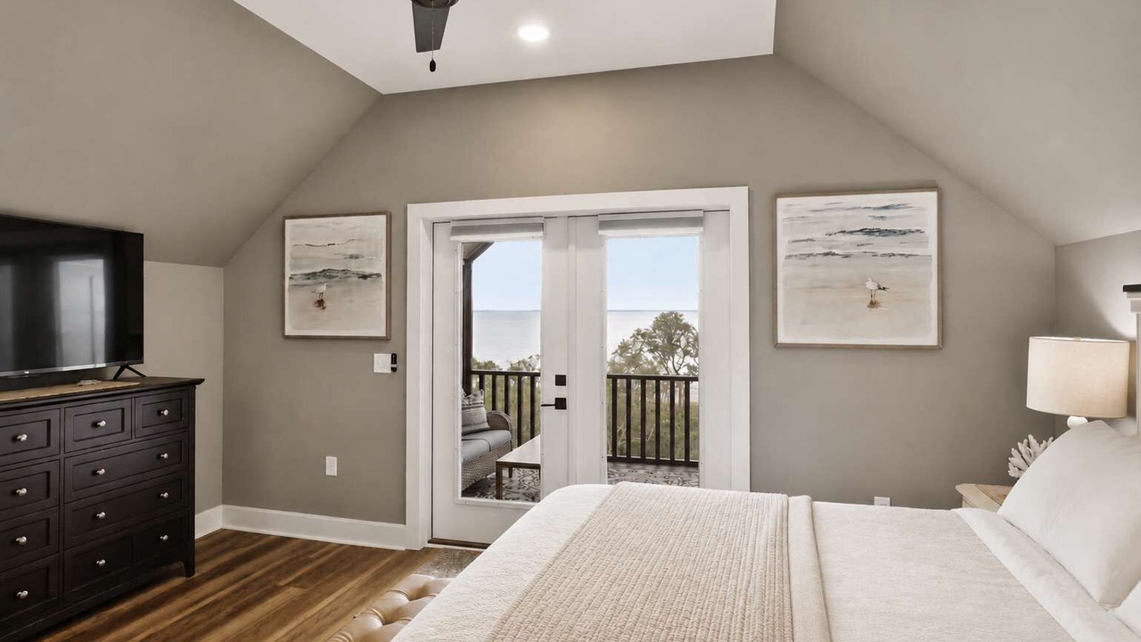 Photo of Bedroom in Eastpoint