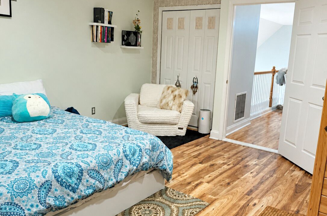 Photo of Bedroom in Doctors Inlet