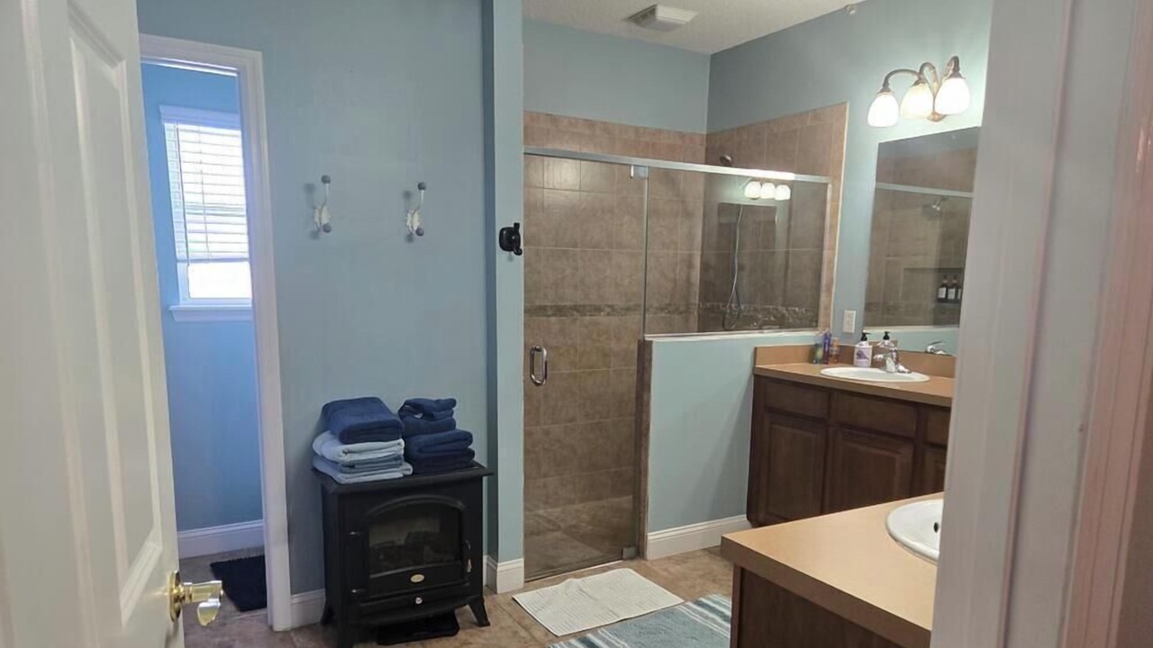 Photo of Bathroom in Doctors Inlet