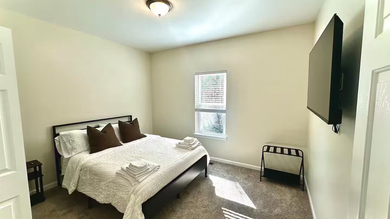 Photo of Bedroom in Lithia Springs