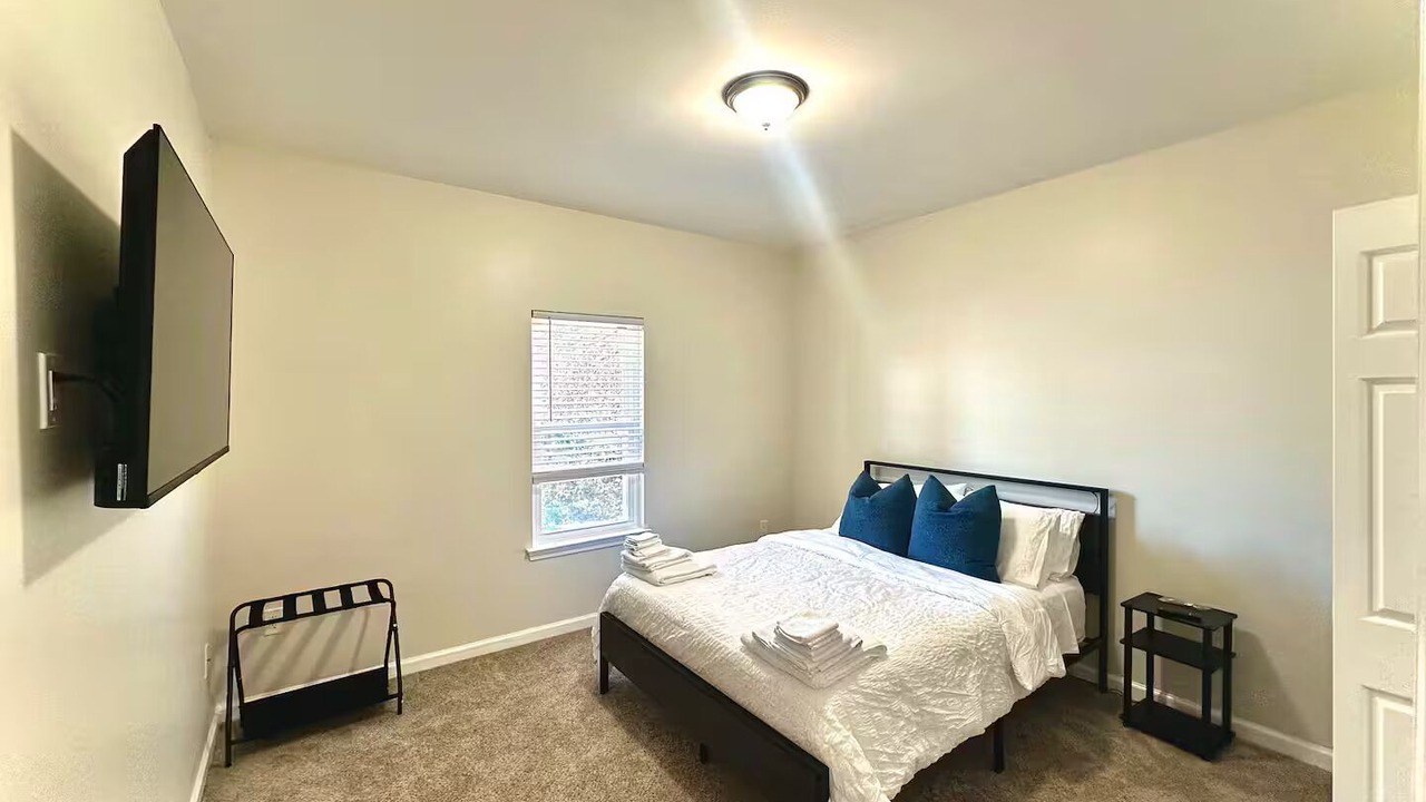 Photo of Bedroom in Lithia Springs