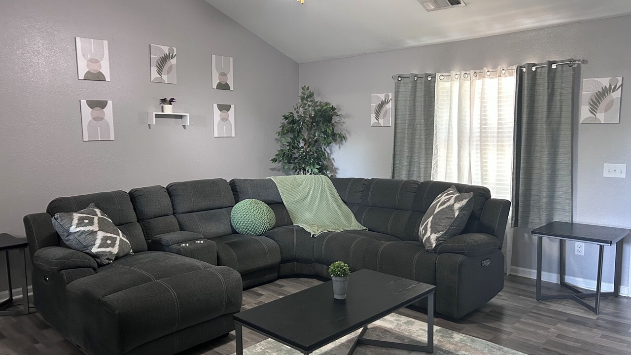 Photo of Livingroom in Perry