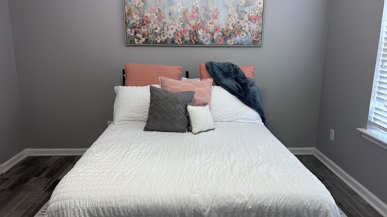 Photo of Bedroom in Perry