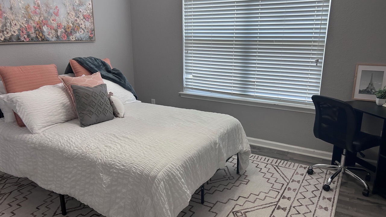 Photo of Bedroom in Perry