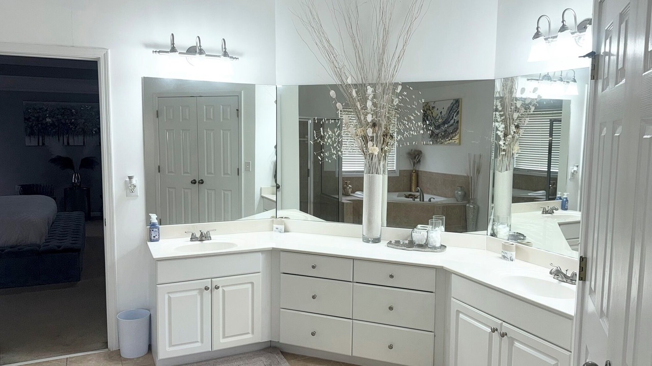 Photo of Bathroom in Southwestern