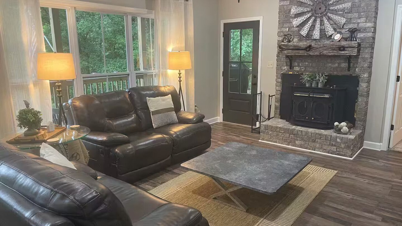 Photo of Livingroom in Hardwick