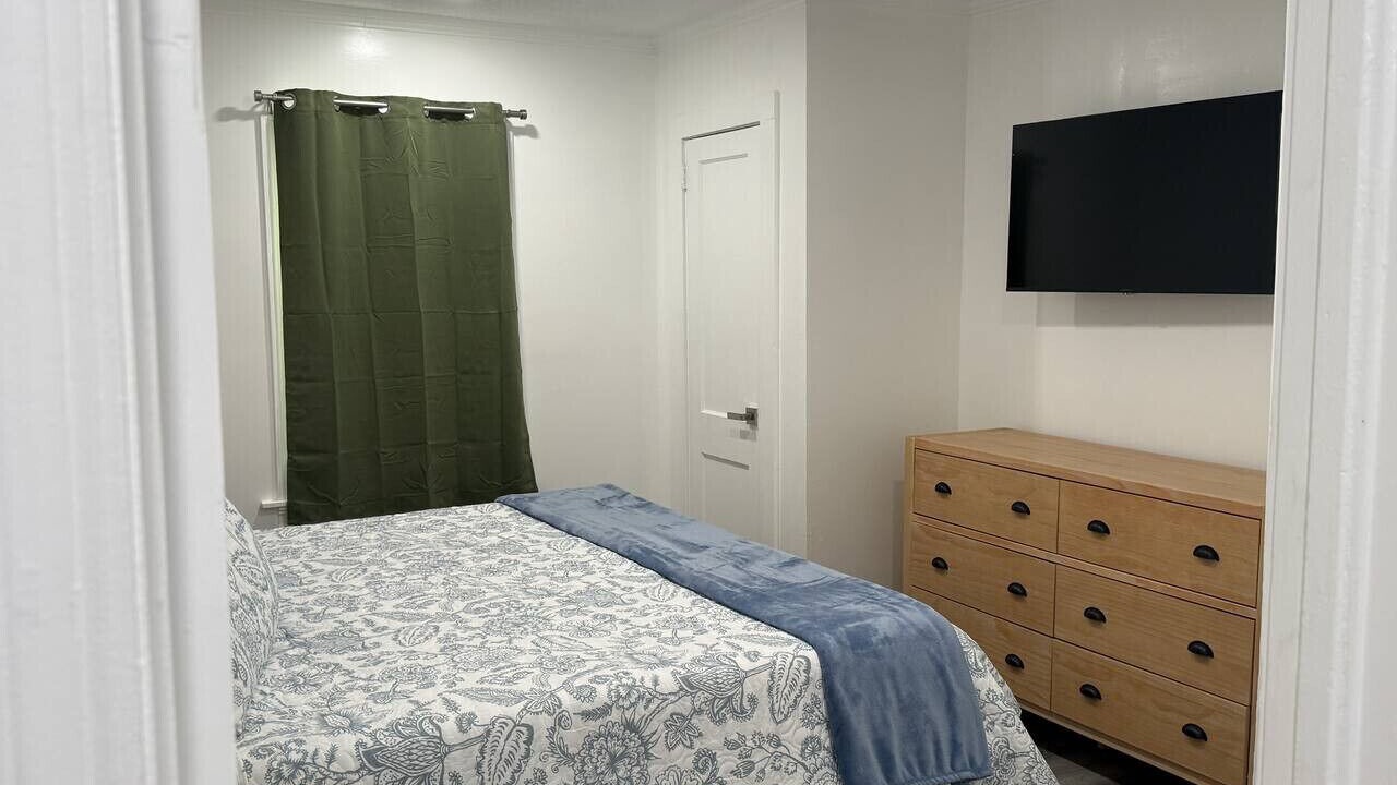 Photo of Bedroom in Crisp County
