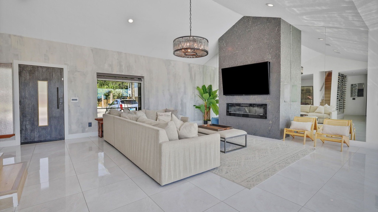 Photo of Livingroom in Palm Valley