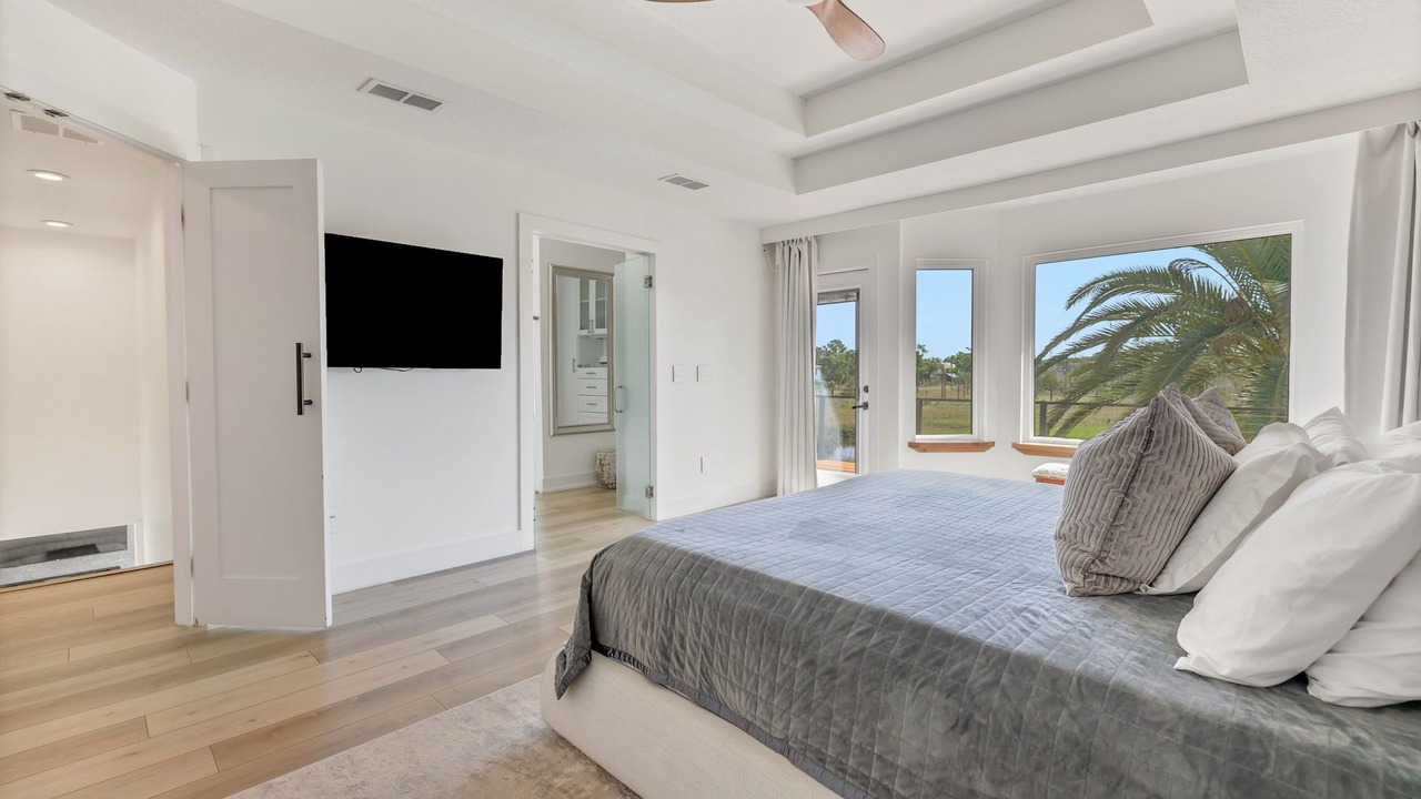Photo of Bedroom in Palm Valley